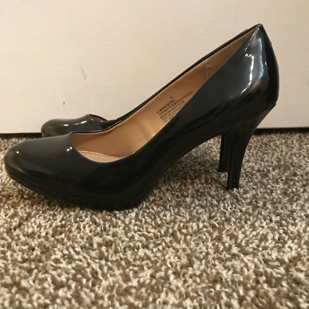 MERONA MARY JANE PUMPS